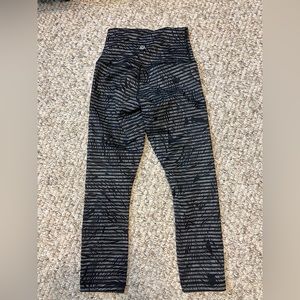 lululemon stripped capri legging size 0